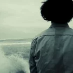 Photo du film : The Sea Is Behind