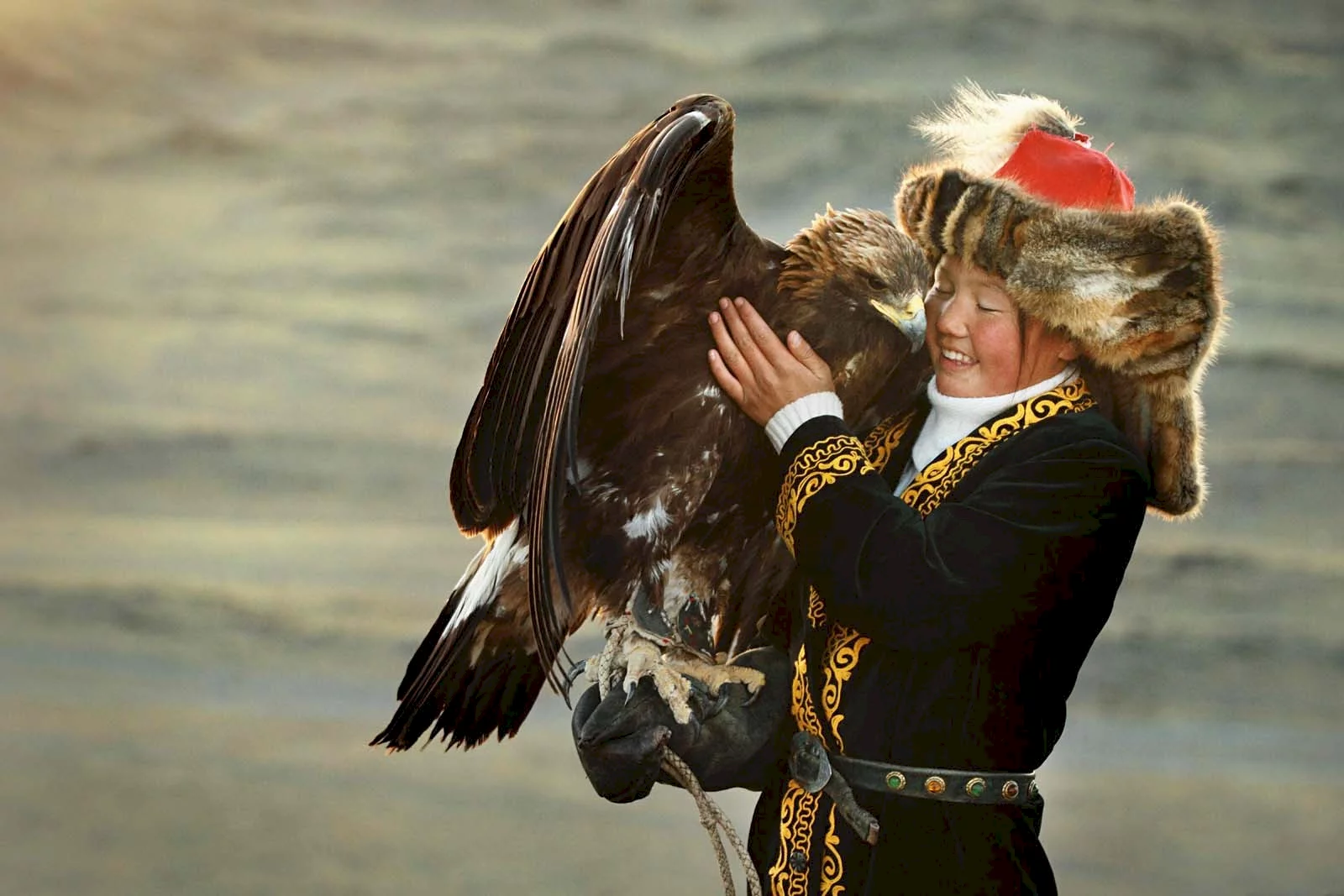 Photo 4 du film : La jeune fille et son aigle