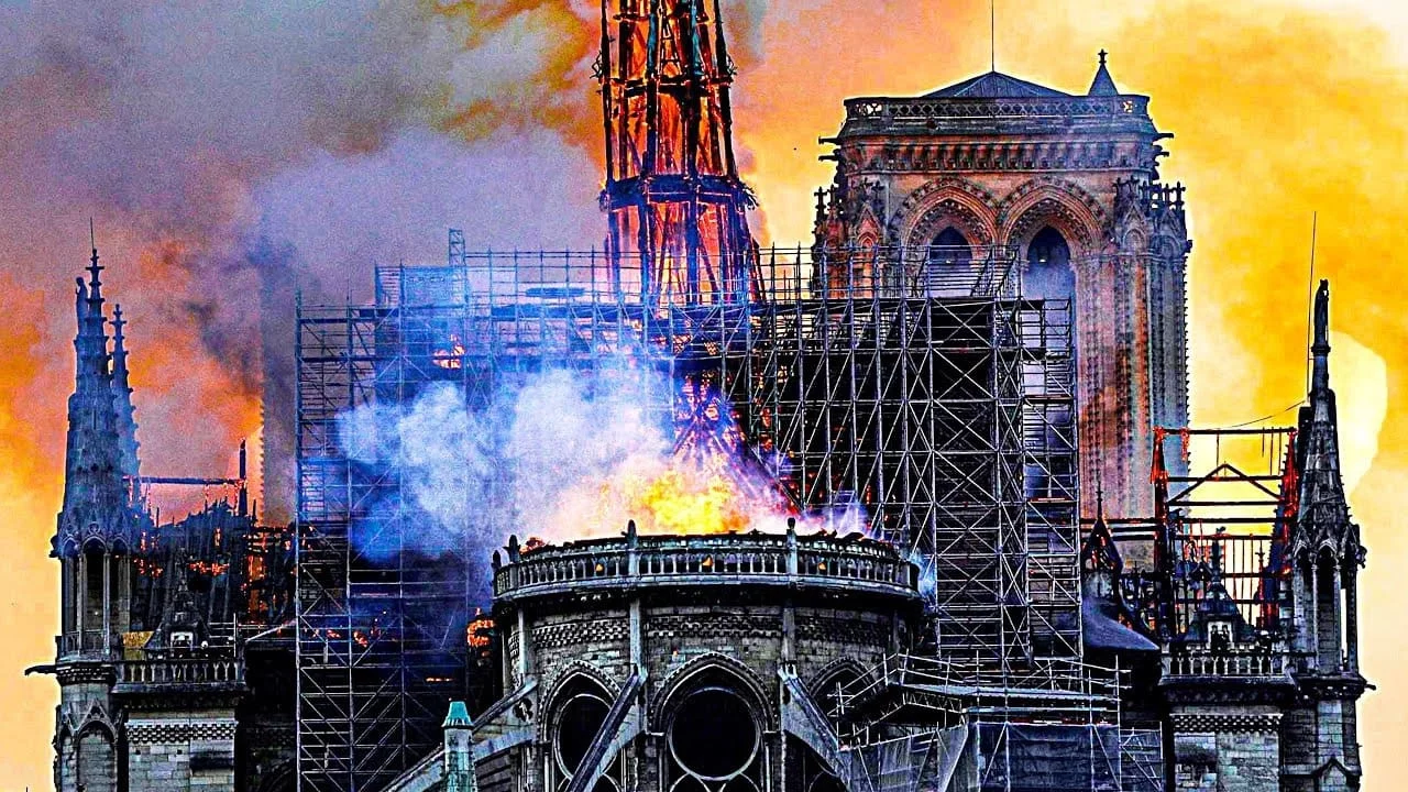 Photo 6 du film : Notre-Dame brûle