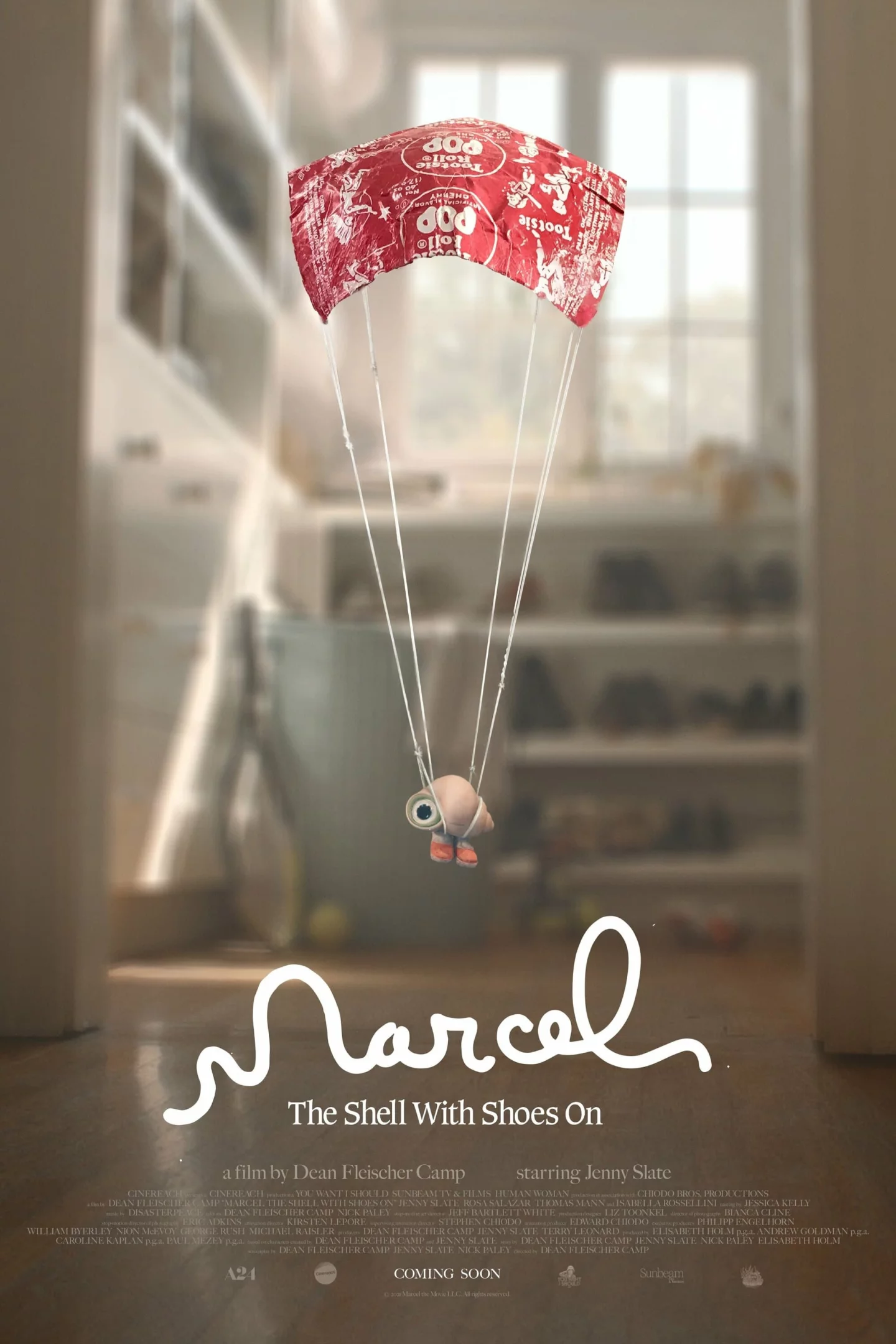 Photo 1 du film : Marcel le coquillage avec ses chaussures