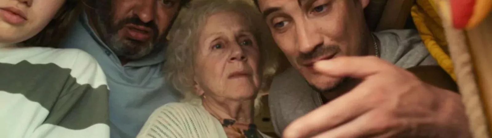 Arrière-plan dernier film  Enya Baroux
