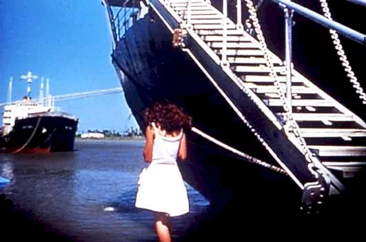 Photo 3 du film : La femme du port