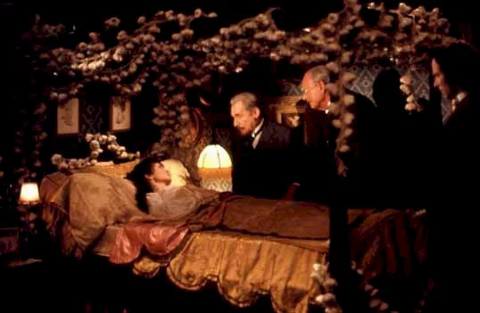 Photo 4 du film : Dracula mort et heureux de l'etre