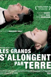 Affiche du film : Les grands s'allongent par terre
