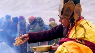 Affiche du film : Himalaya, le chemin du ciel 