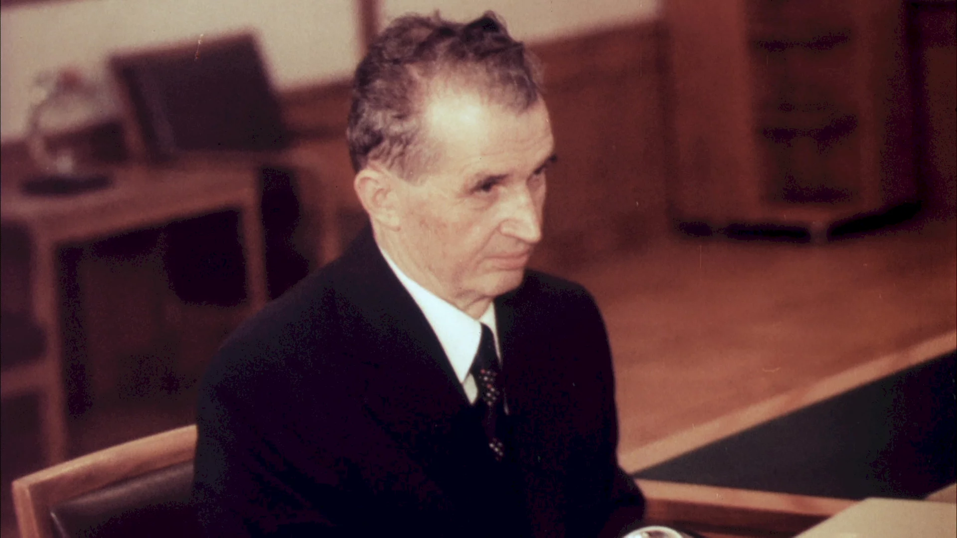 Photo 4 du film : L'Autobiographie de Nicolae Ceausescu