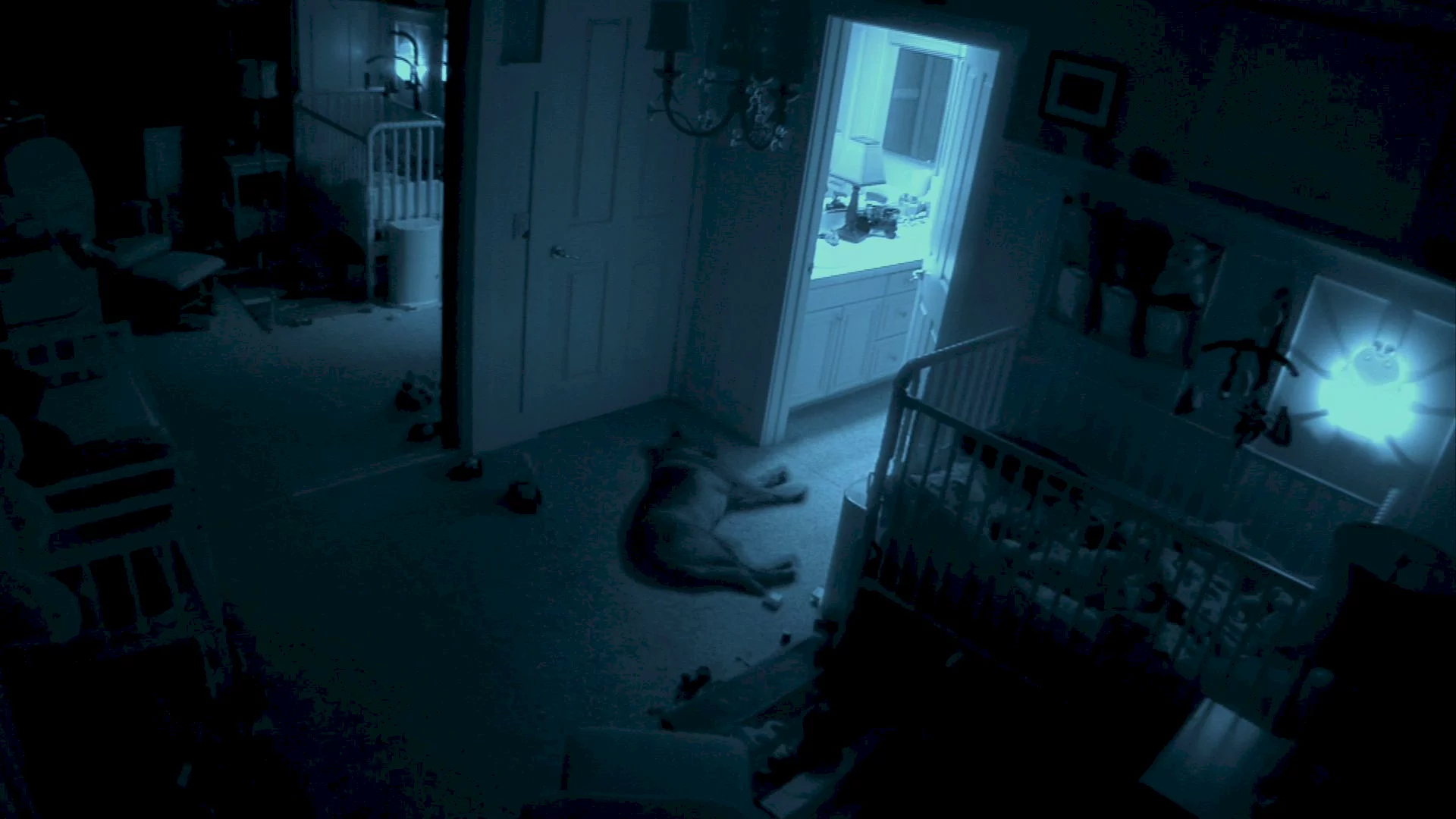 Photo 2 du film : Paranormal Activity 2 