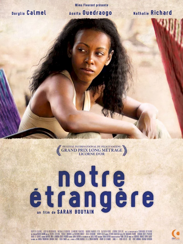 Photo 1 du film : Notre étrangère
