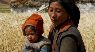 Affiche du film : Himalaya, la terre des femmes