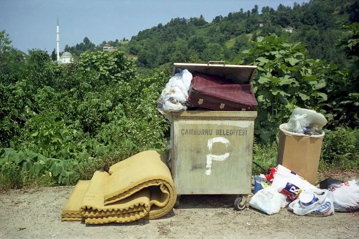 Photo 3 du film : Polluting Paradise
