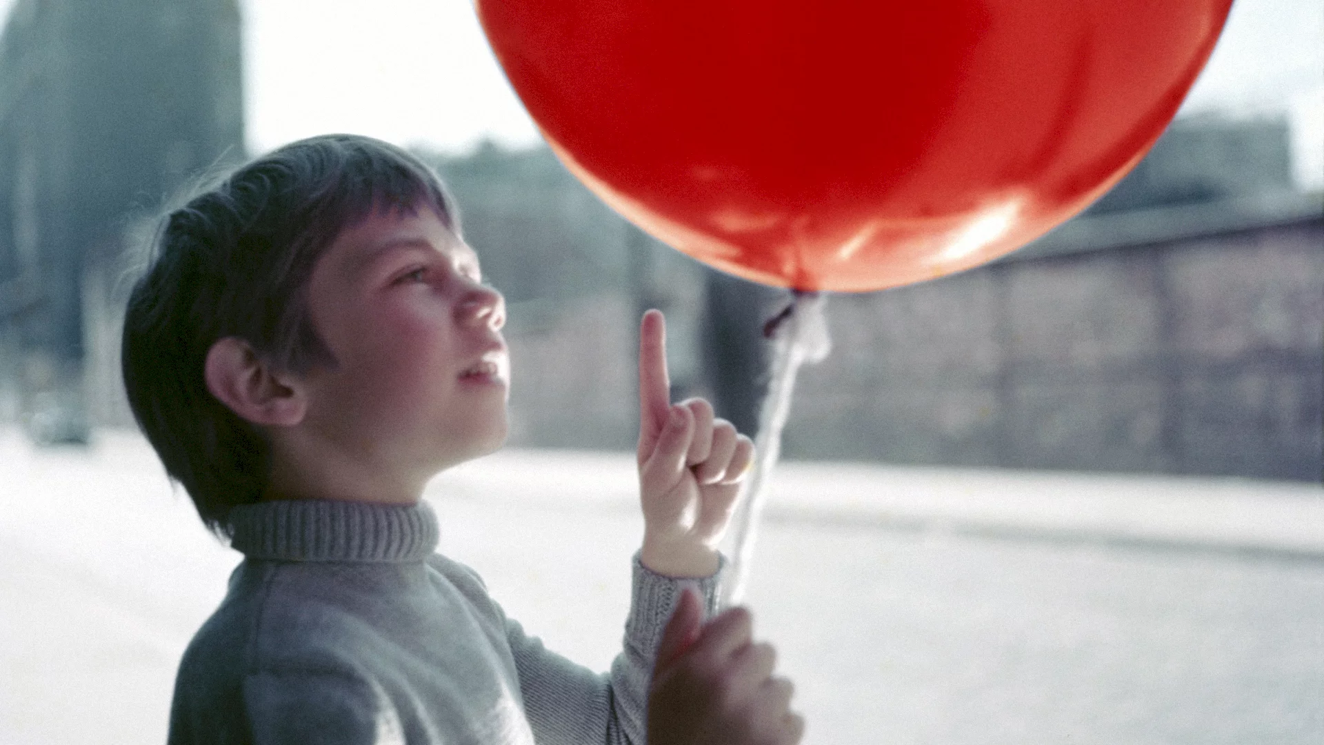 Photo 2 du film : Le ballon rouge