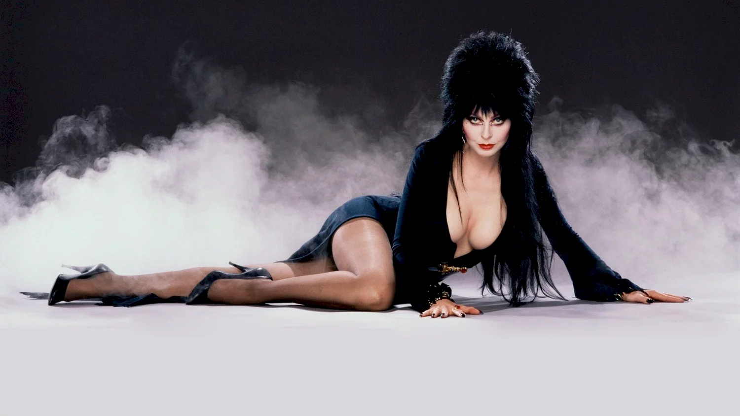 Photo 3 du film : Elvira maitresse des tenebres