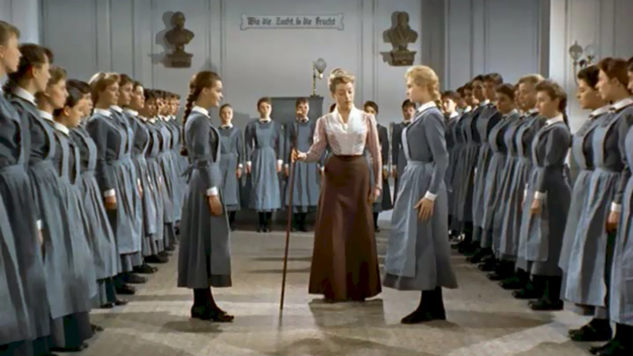 Photo 2 du film : Jeunes filles en uniforme