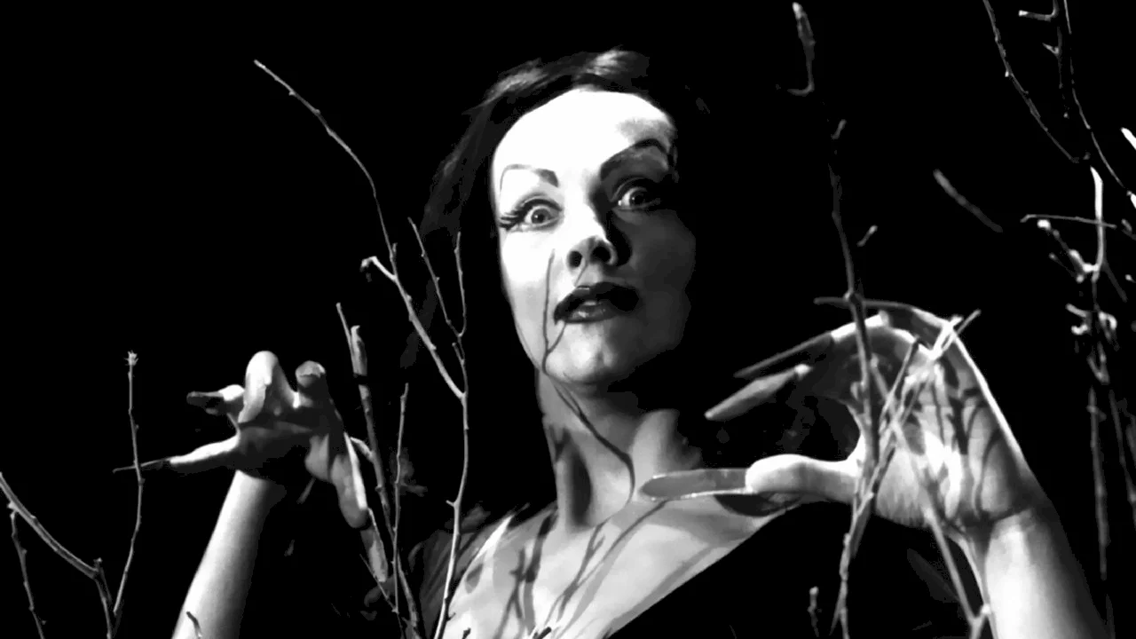 Photo 2 du film : Plan 9 from outer space