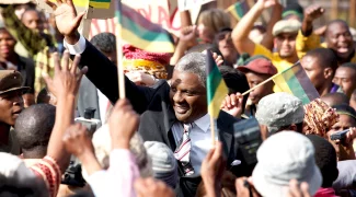 Affiche du film : Mandela : un long chemin vers la liberté