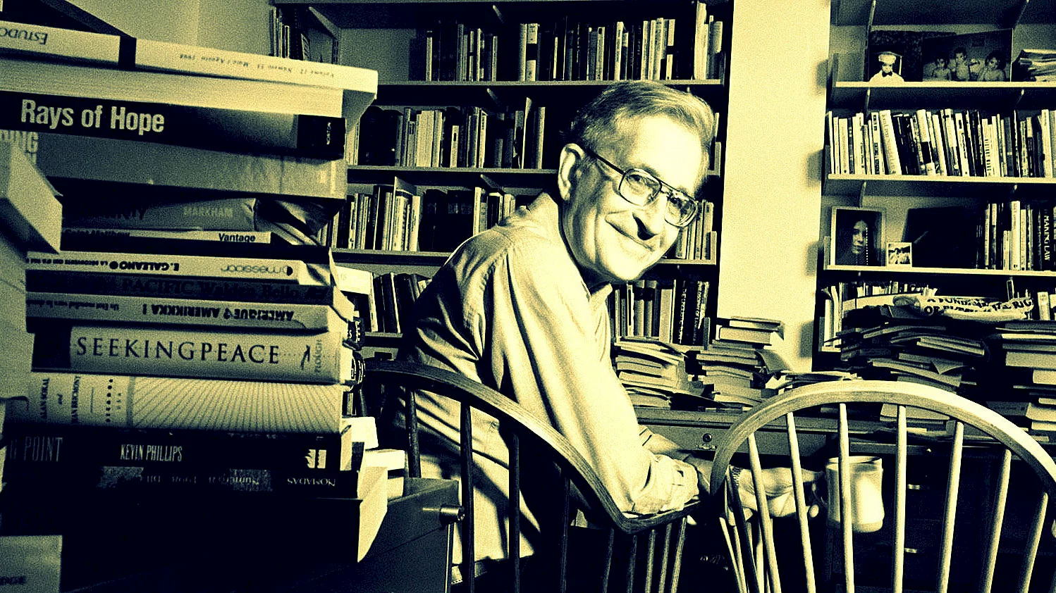 Photo 2 du film : Chomsky, les médias et les illusions nécessaires