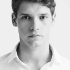 Photo star :  Billy Howle