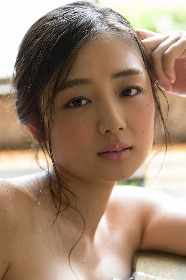  Moemi Katayama