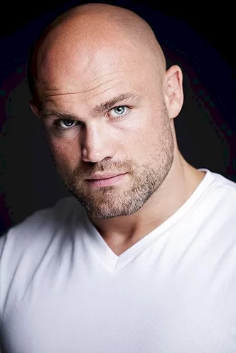  Cathal Pendred photo