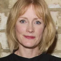  Claire Skinner