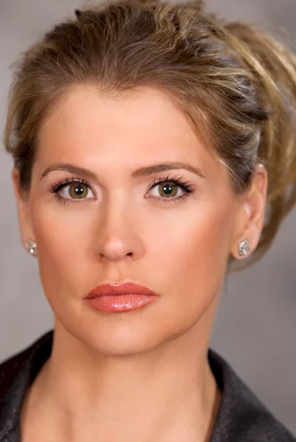 Kristy Swanson photo