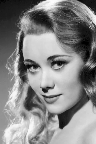 Glynis  Johns photo