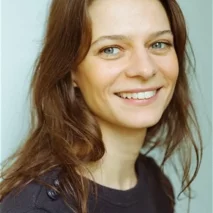  Anna Cervinka