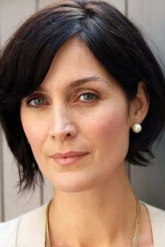 Carrie Anne Moss photo
