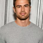 Photo star : Theo James