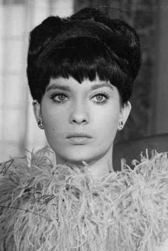  Nicola Pagett photo